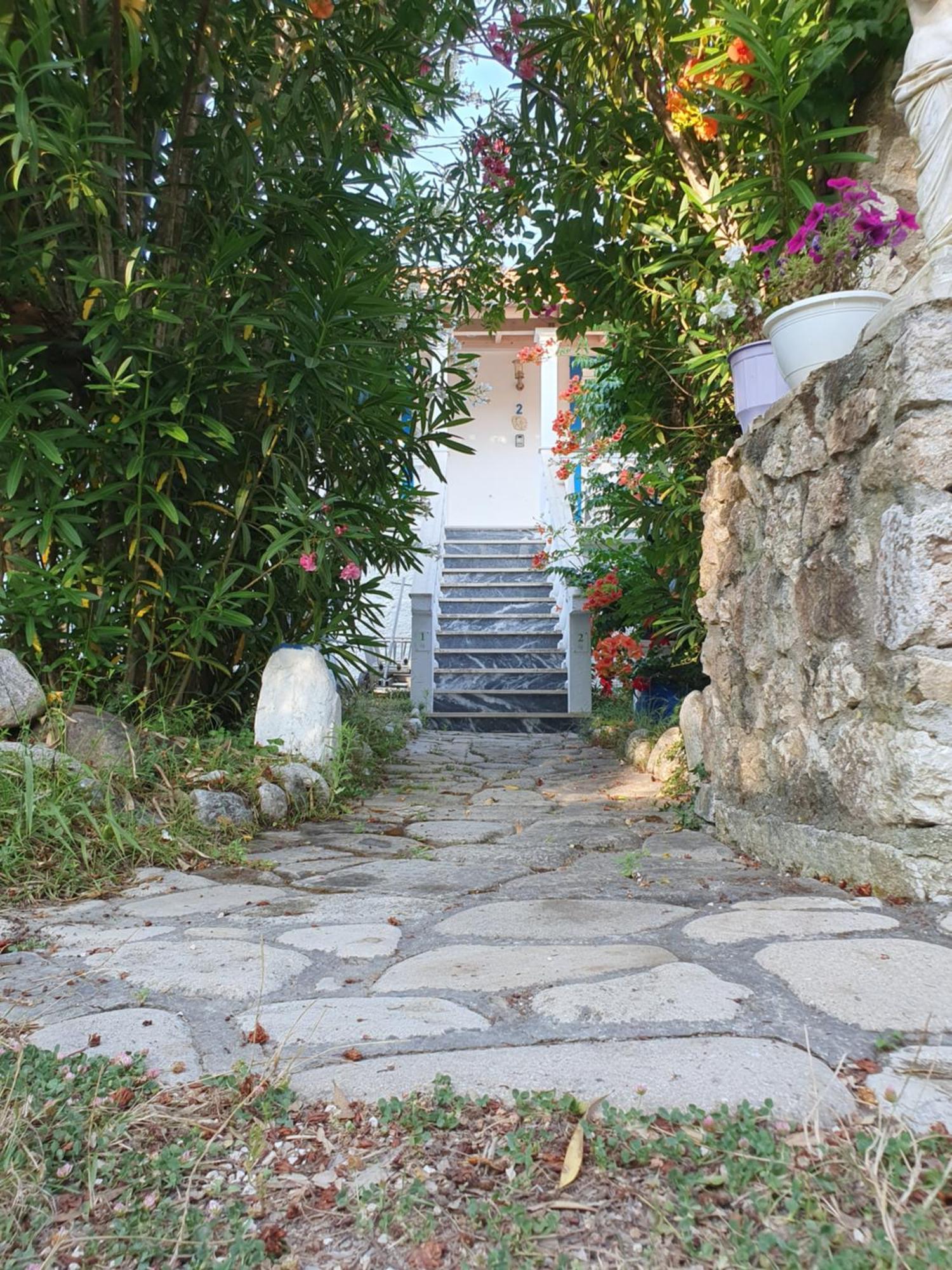 Archontou * Agios Georgios Pagon